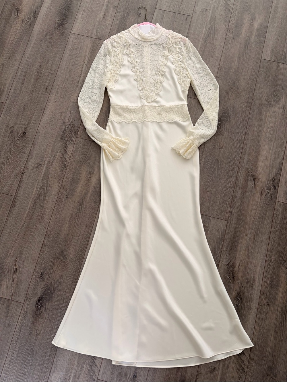 Elliatt Margot Lace Inset Long Sleeve Gown Size Small